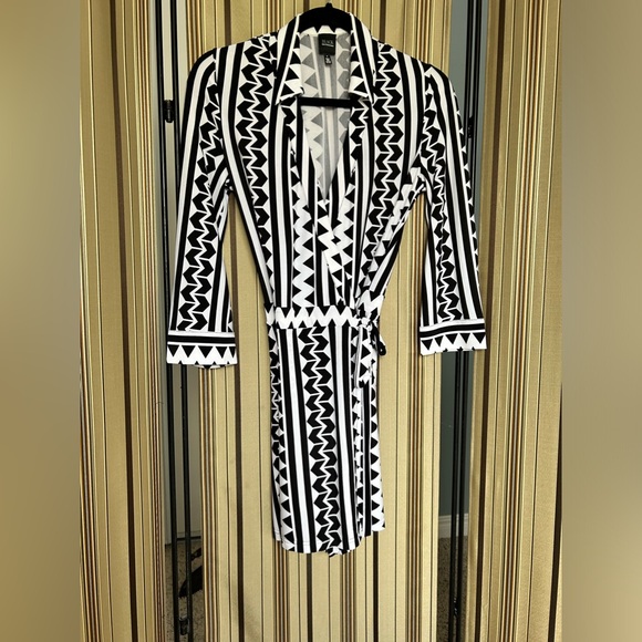 Saks Fifth Avenue Black romper - Picture 4 of 16